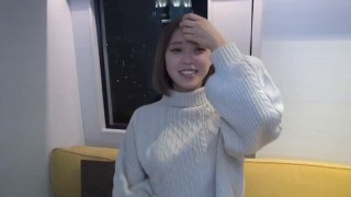 公司休假后极品小炮友穿开档丝袜约我到宾馆和她激战
